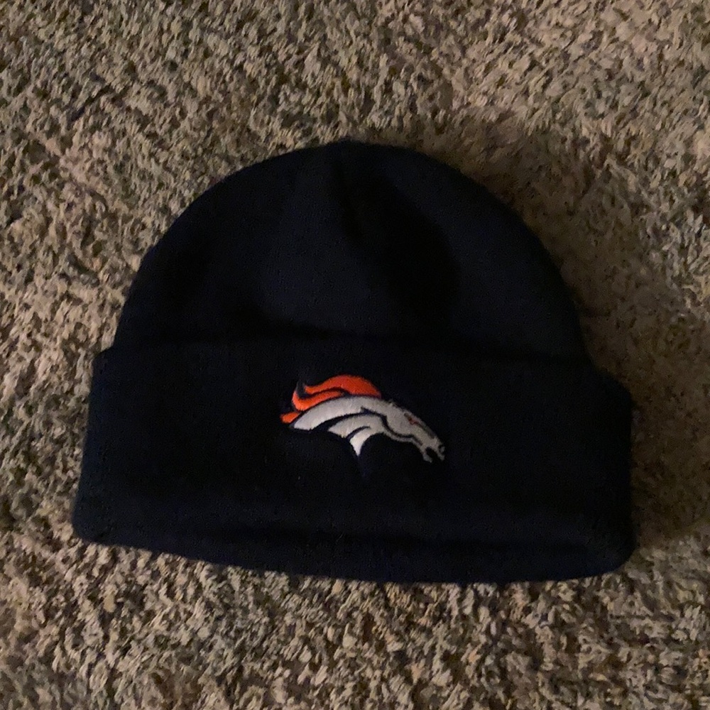Broncos beenie